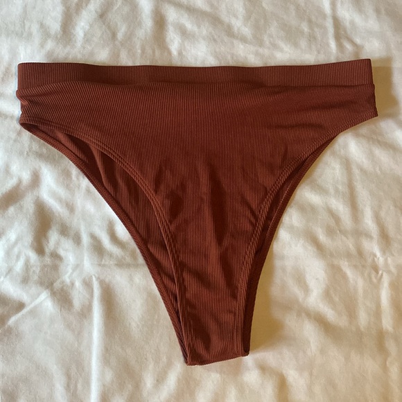 Matte Collection bikini set - Picture 9 of 14